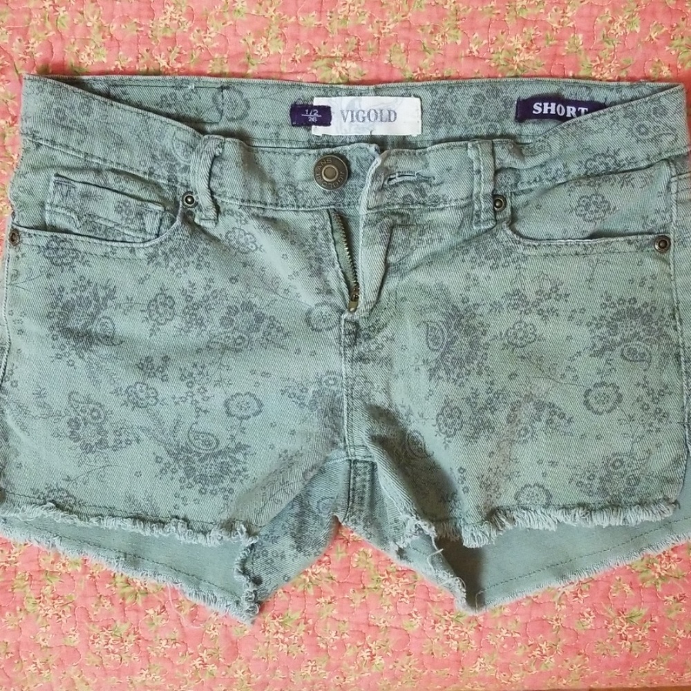 Vigold stretchy green denim shorts size 1/2, 26